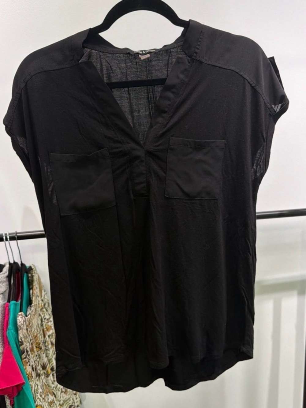 Cable & Gauge Women’s Short Sleeve Top